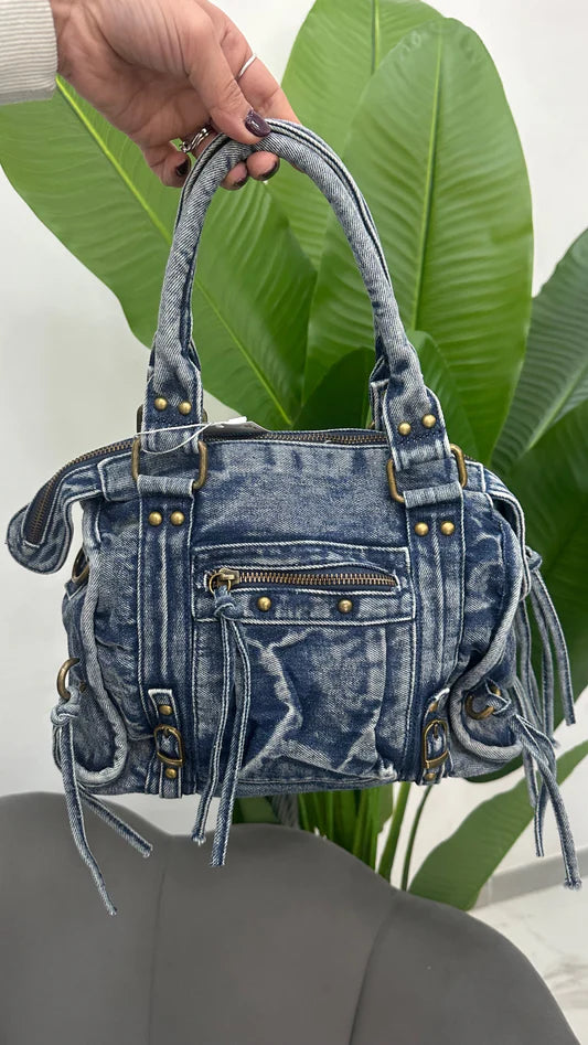 Borsa morbida in jeans, adatta per la tua giornata oppure aperitivo con amiche