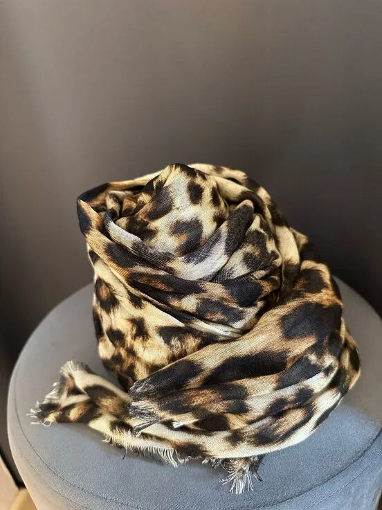 foulard in bamboo su stampa animalier