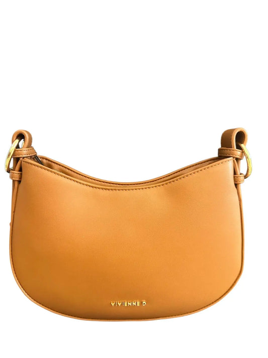 Borsa mininal a tracolla color cammello, un accessorio perfetto per una giornata di autunno nelle vie di firenze
