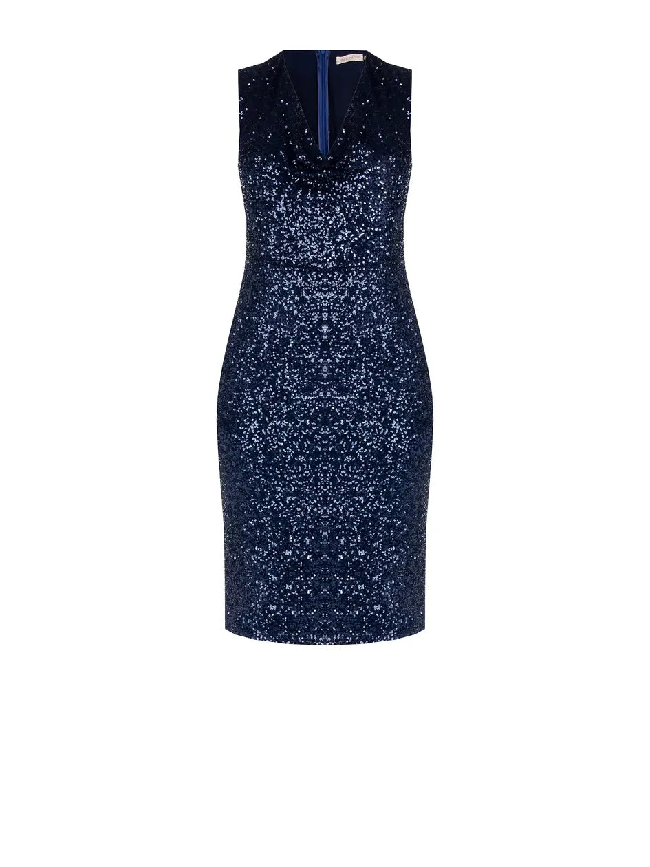 abito con paillettes blu notte adatto per una donna che ha una taglia forte, curvy. Un abito perfetto per una cerimonia, una laurea oppure una serata speciale. 