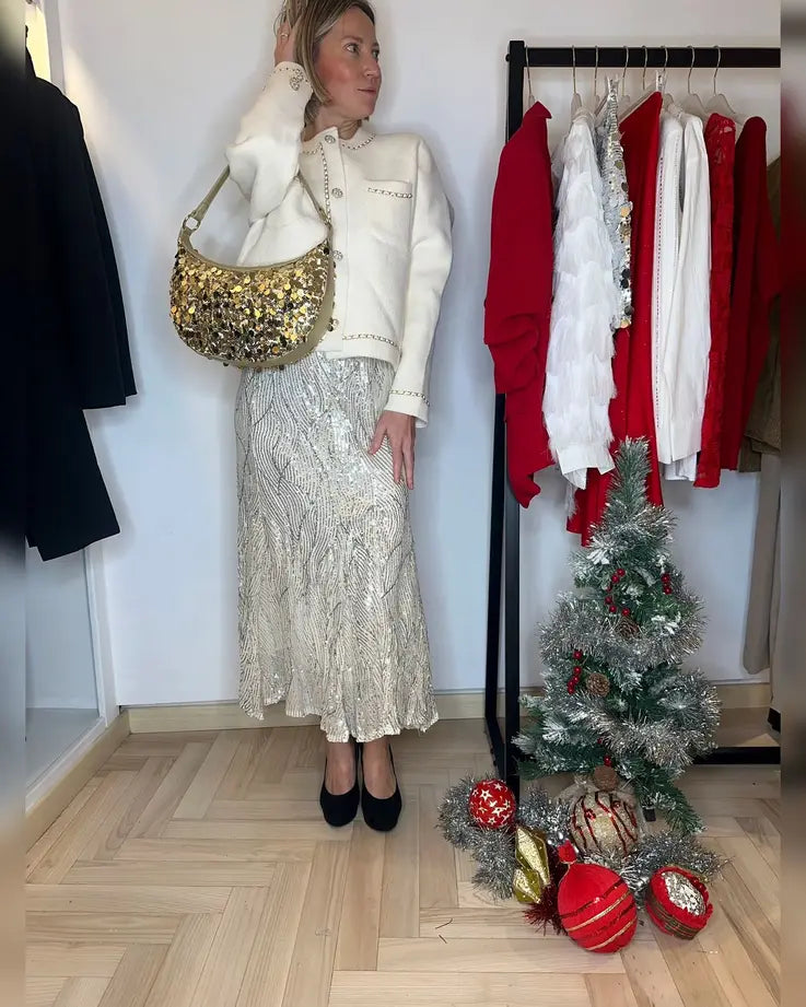 gonna con dettagli in paillettes oro adatta per una festa di natale in famiglia o tra amiche