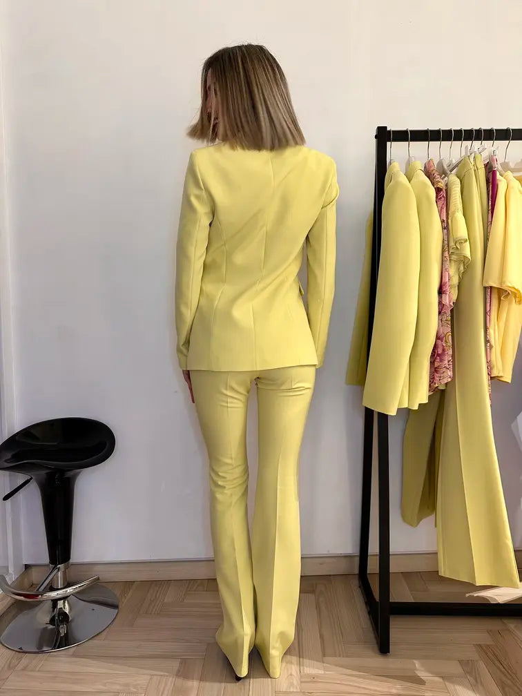 Retro pantalone a zampa giallo cedro donna – vestibilità slanciante, pantaloni eleganti donna moda Firenze Claset.