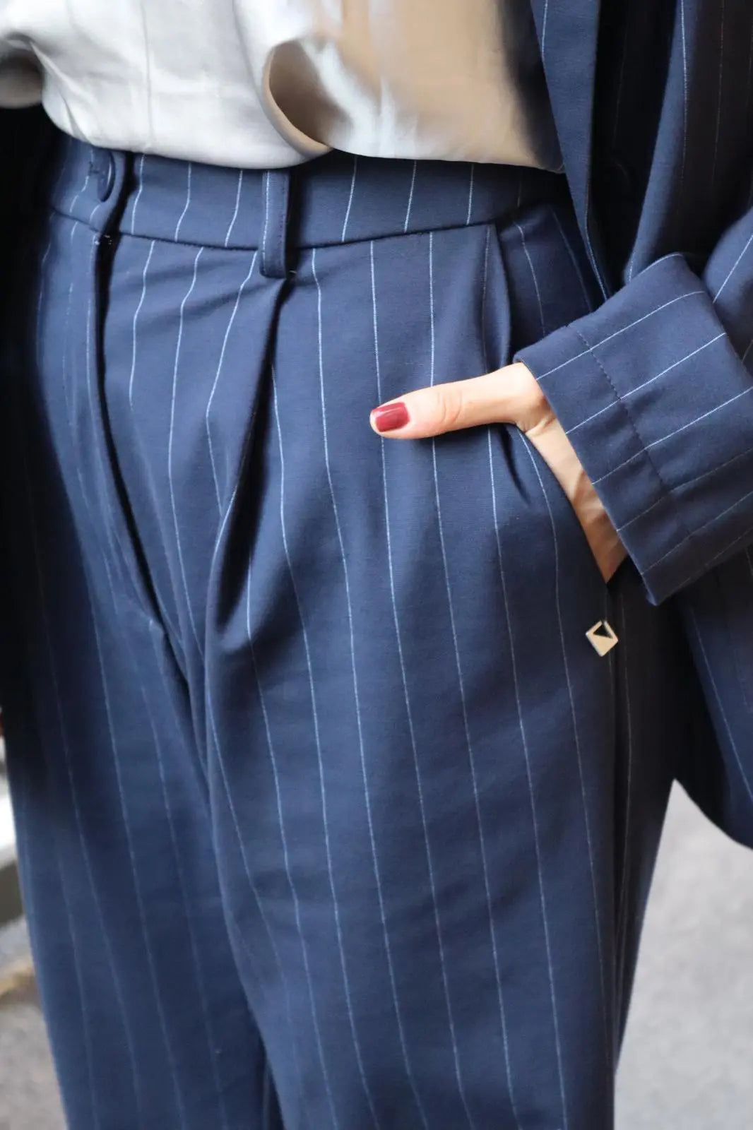 pantalone gessato stile sartoriale