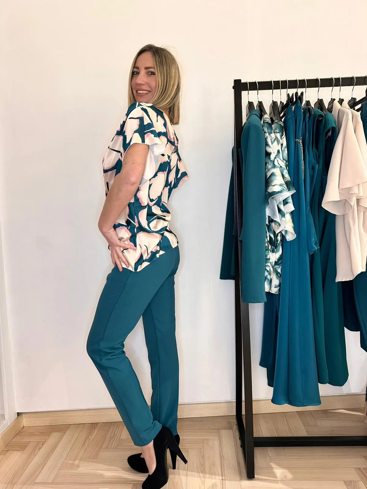 pantalone a sigaretta in tessuto tecnico elasticizzato verde reale firenze