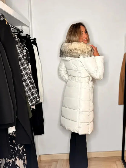 piumino panna a firenze, lungo con cinturino perfetto per una giornata fredda invernale 